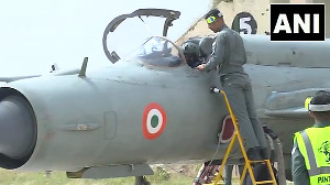 Final Sorties: Air Chief Flies MiG-21 Before Its Historic Retirement