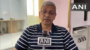 'Why was landing gear down-' Former Pilot on what might have caused crash