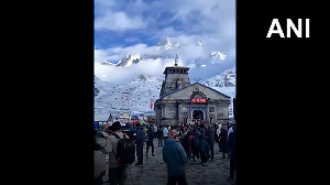 WATCH: Kedarnath receives fresh snowfall