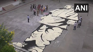 Moradabad Kids Pay Tribute to Iron Man of India