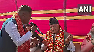 Watch: Farooq Abdullah sings 'Tune mujhe bulaya Sherawaliye' bhajan