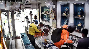 Watch: Thieves wearing Blinkit, Swiggy uniforms, rob jewellery store in Ghaziabad