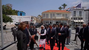 WATCH: Nicosia council member touches PM Modi's feet