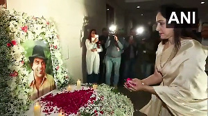 Hema Malini, Esha Deol at Dharmendra's prayer meet in Delhi